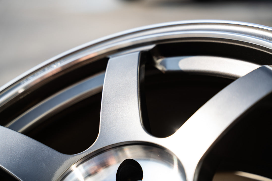 Volk TE37 Saga SL / 18x9.5 +22 / 5x114.3 / Pressed Graphite (PG)