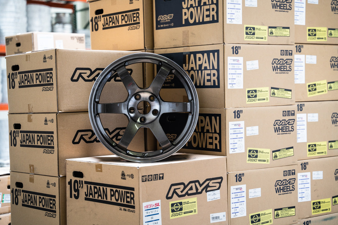 Volk TE37 Saga SL / 18x9.5 +22 / 5x114.3 / Pressed Graphite (PG)