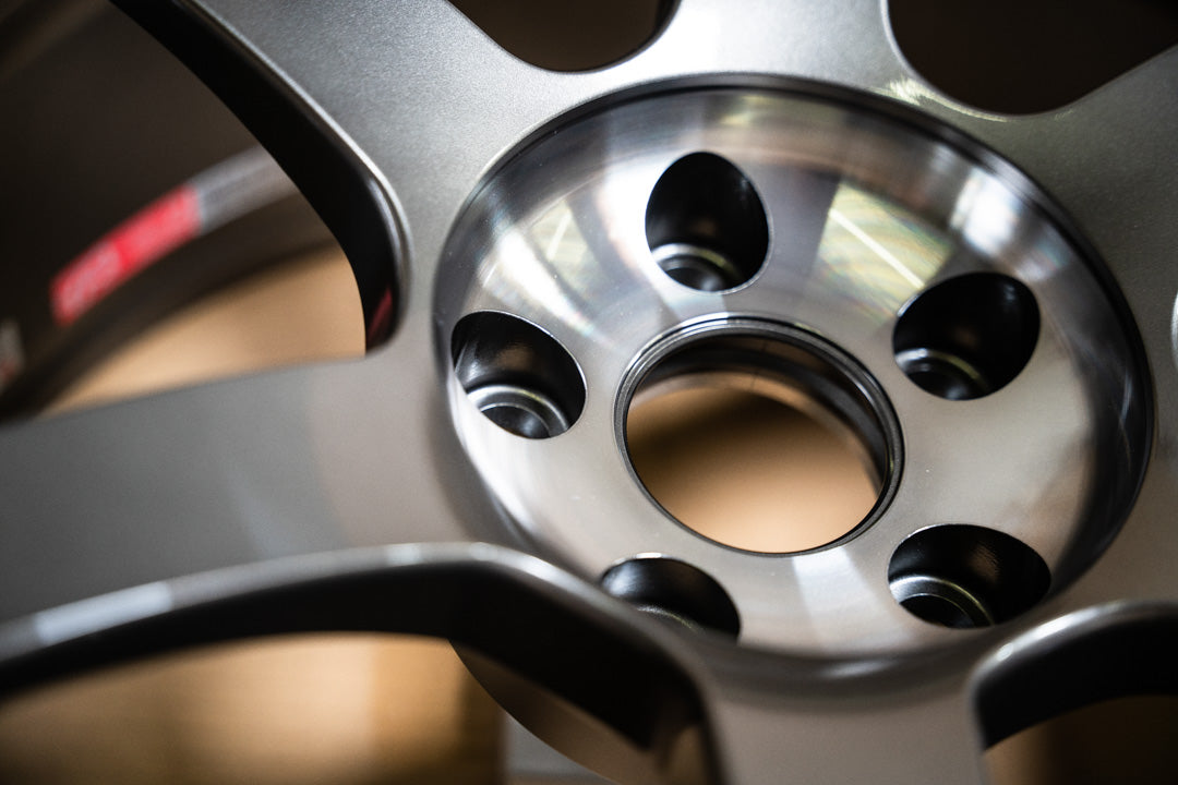 Volk TE37 Saga SL / 18x9.5 +22 / 5x114.3 / Pressed Graphite (PG)