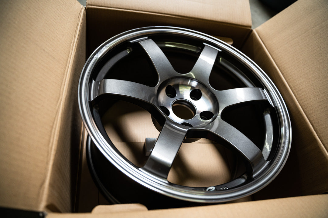 Volk TE37 Saga SL / 18x9.5 +22 / 5x114.3 / Pressed Graphite (PG)