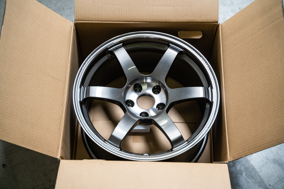Volk TE37 Saga SL / 18x9.5 +22 / 5x114.3 / Pressed Graphite (PG)