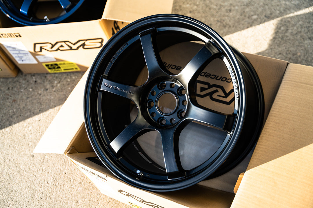 Gram Lights 57DR / 17x9 +22 / 5x114.3 / Semi Gloss Black (SB)
