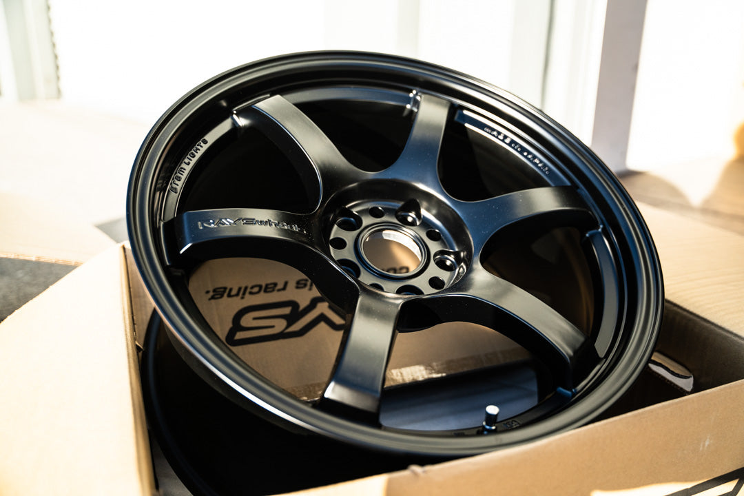Gram Lights 57DR / 17x9 +22 / 5x114.3 / Semi Gloss Black (SB)
