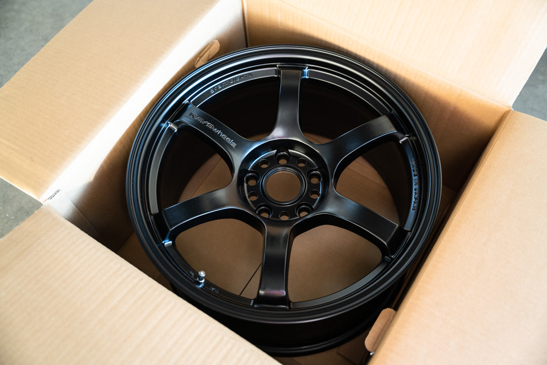 Gram Lights 57DR / 17x9 +22 / 5x114.3 / Semi Gloss Black (SB)