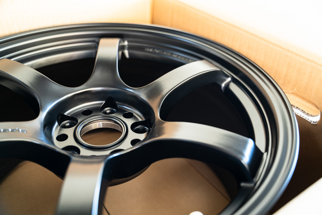 Gram Lights 57DR / 17x9 +22 / 5x114.3 / Semi Gloss Black (SB)