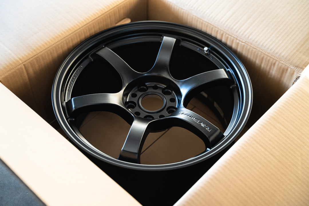 Gram Lights 57DR / 17x9 +22 / 5x114.3 / Semi Gloss Black (SB)