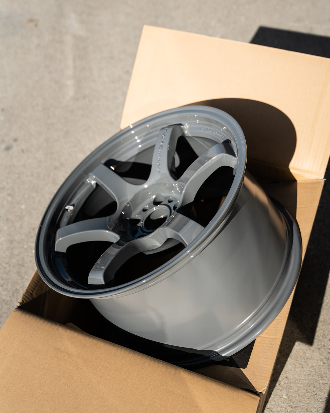 グラムライト 57DR / 18x9.5 +22 / 5x114.3 / アームズグレー