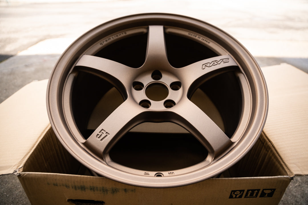 Luces Gram 57CR / 18x9.5 +38 / 5x114.3 / Bronce II