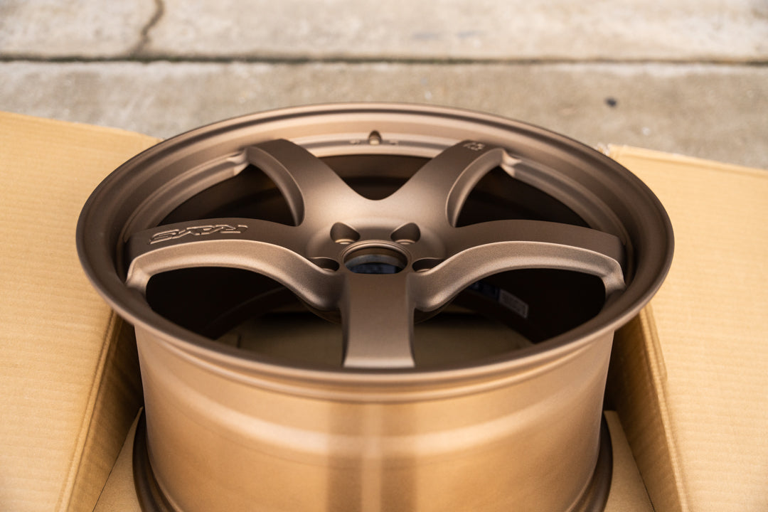 Luces Gram 57CR / 18x9.5 +38 / 5x114.3 / Bronce II