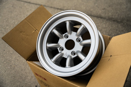 RS-ワタナベ エイトスポーク / 13x7 +3 / 4x114.3 / シルバーメタリック