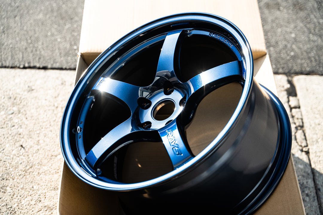 Gram Lights 57CR / 18x9.5 +38 / 5x114.3 / Eternal Blue Pearl (EBP)