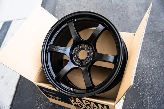 グラムライト 57DR / 18x9.5 +38 / 5x114.3 / セミグロスブラック