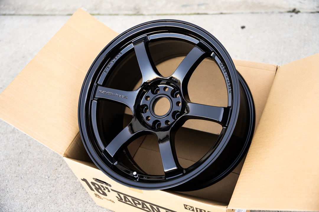 グラムライト 57DR / 18x9.5 +38 / 5x114.3 / グロッシーブラック