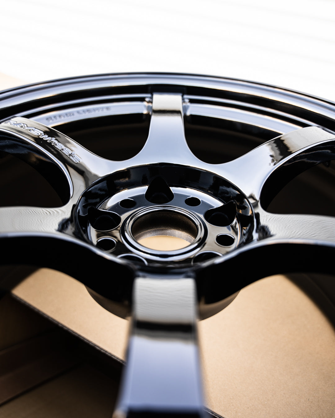 グラムライト 57DR / 18x9.5 +38 / 5x114.3 / グロッシーブラック