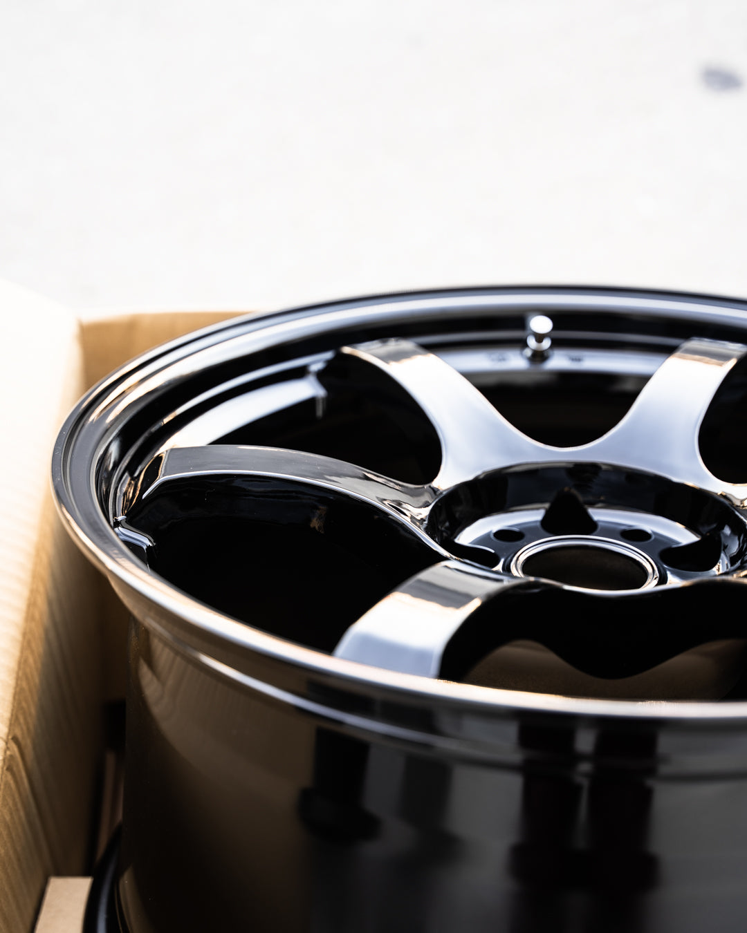 グラムライト 57DR / 18x9.5 +38 / 5x114.3 / グロッシーブラック