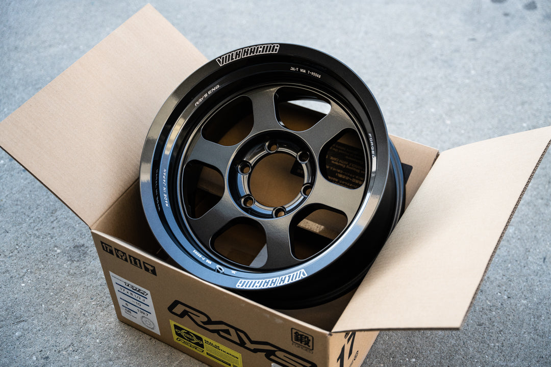 Volk TE37XT M-Spec / 17x8.5-10 / 6x139.7 / Negro diamante