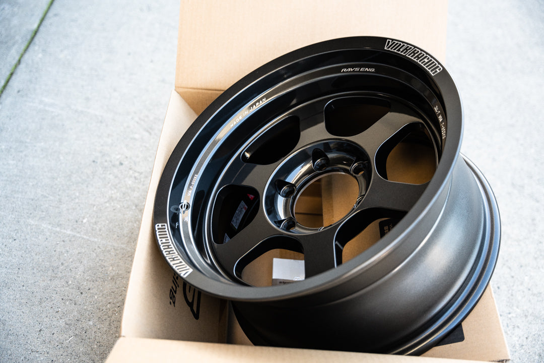 Volk TE37XT M-Spec / 17x8.5-10 / 6x139.7 / Negro diamante