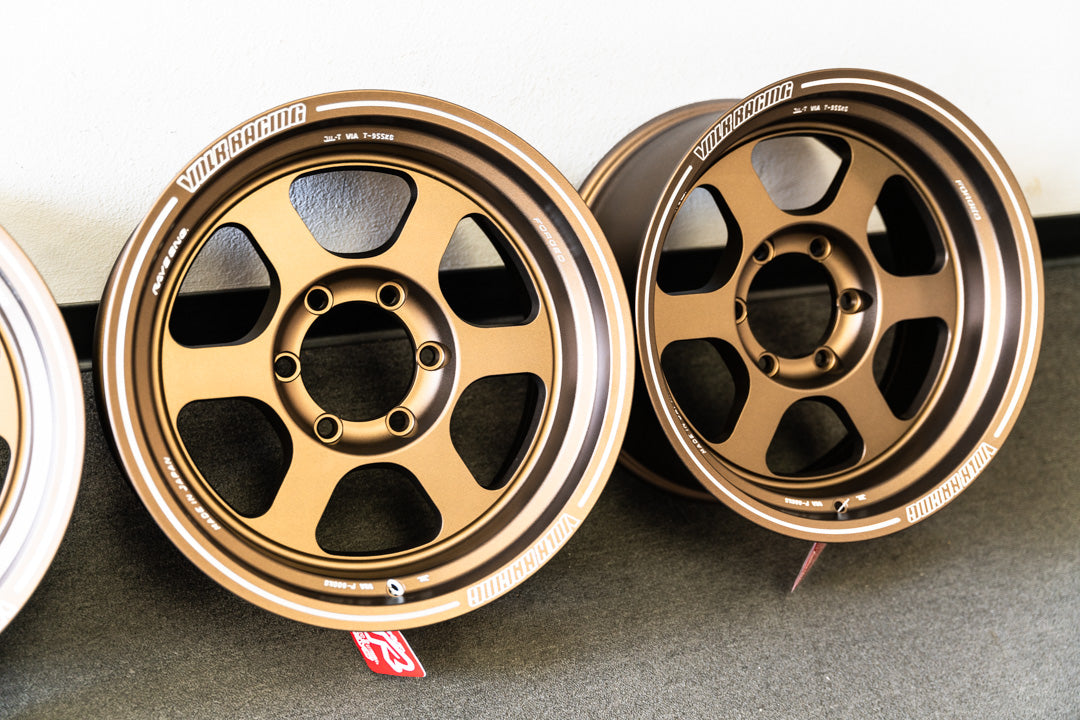 Volk TE37XT / 17x8.5 -10 / 6x139.7 / OG Bronze (BR)