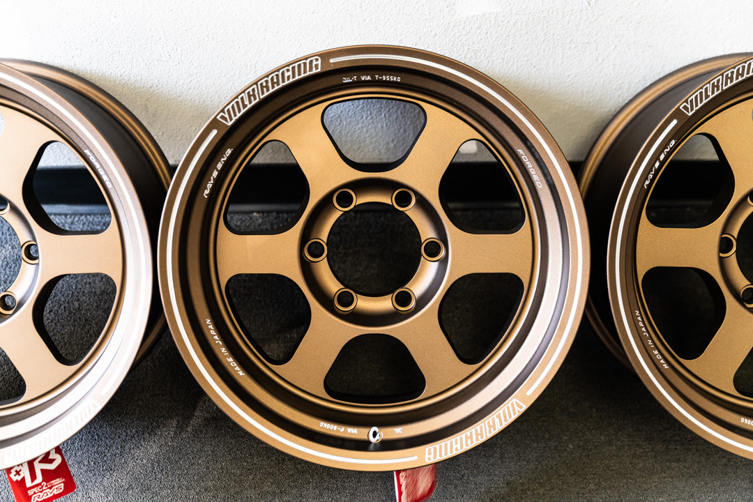 Volk TE37XT / 17x8.5 -10 / 6x139.7 / OG Bronze (BR)