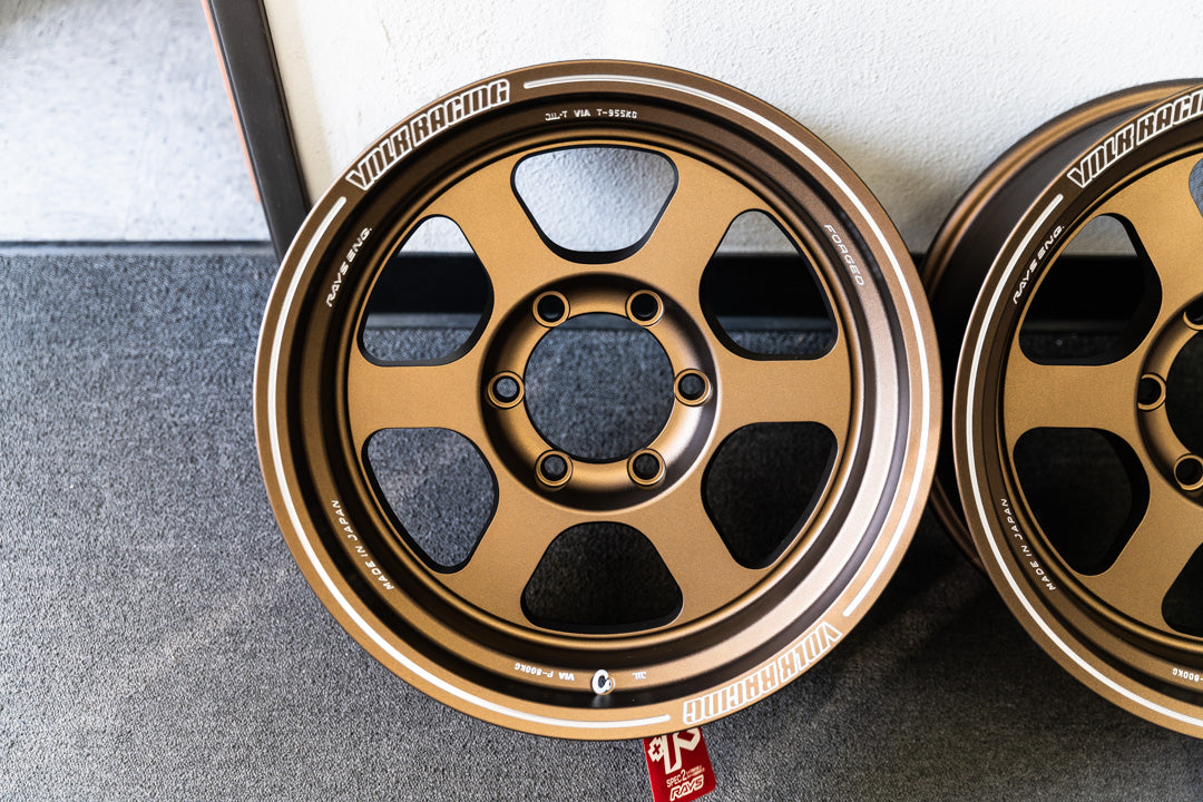 Volk TE37XT / 17x8.5 -10 / 6x139.7 / OG Bronze (BR)