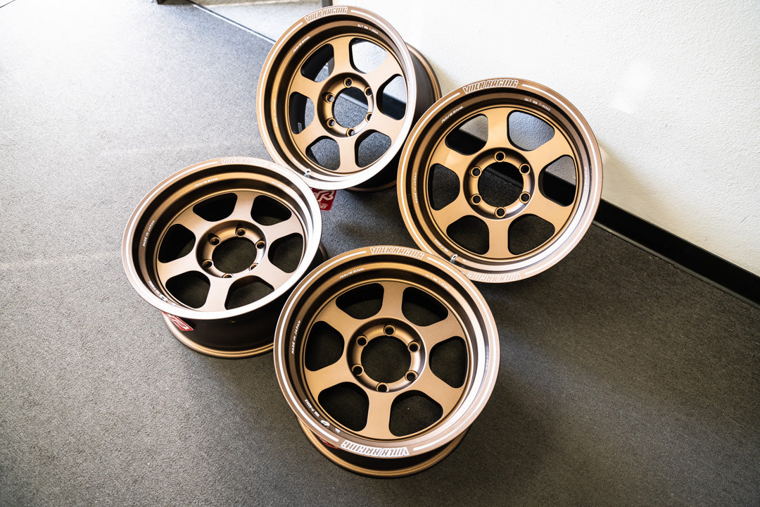 Volk TE37XT / 17x8.5 -10 / 6x139.7 / OG Bronze (BR)