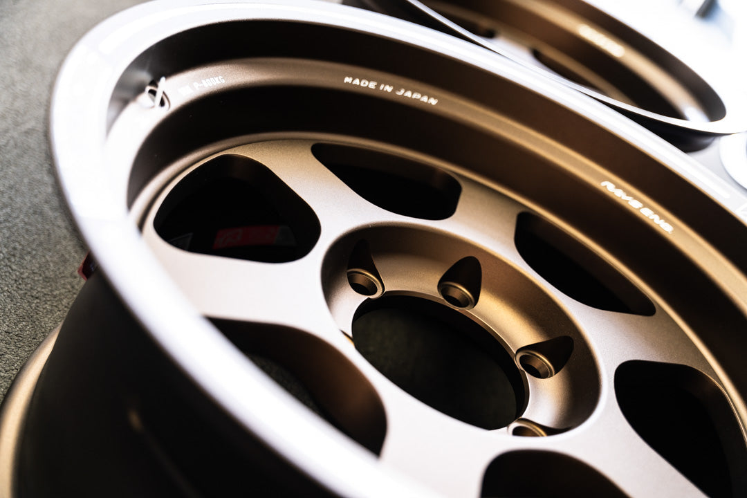 Volk TE37XT / 17x8.5 -10 / 6x139.7 / OG Bronze (BR)