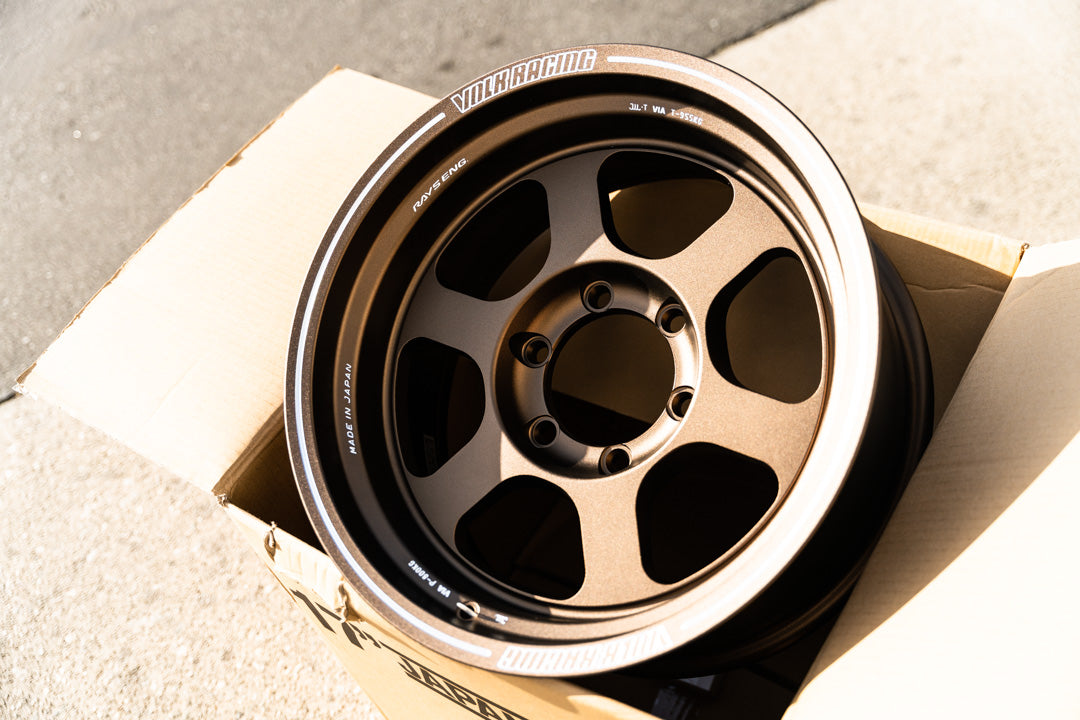 Volk TE37XT / 17x8.5 -10 / 6x139.7 / OG Bronze (BR)