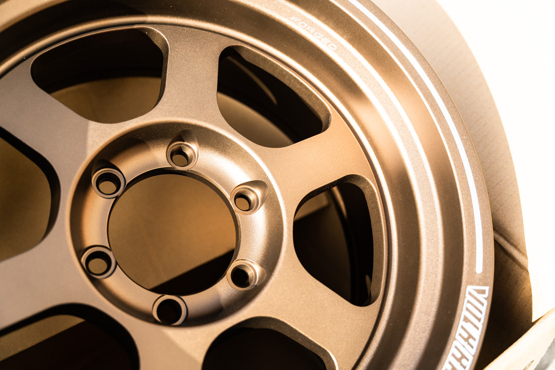 Volk TE37XT / 17x8.5 -10 / 6x139.7 / OG Bronze (BR)