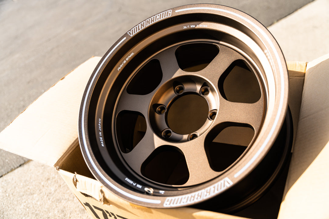 Volk TE37XT / 17x8.5 -10 / 6x139.7 / OG Bronze (BR)