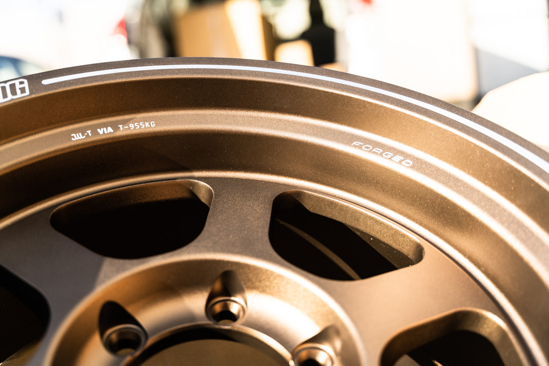 Volk TE37XT / 17x8.5 -10 / 6x139.7 / OG Bronze (BR)