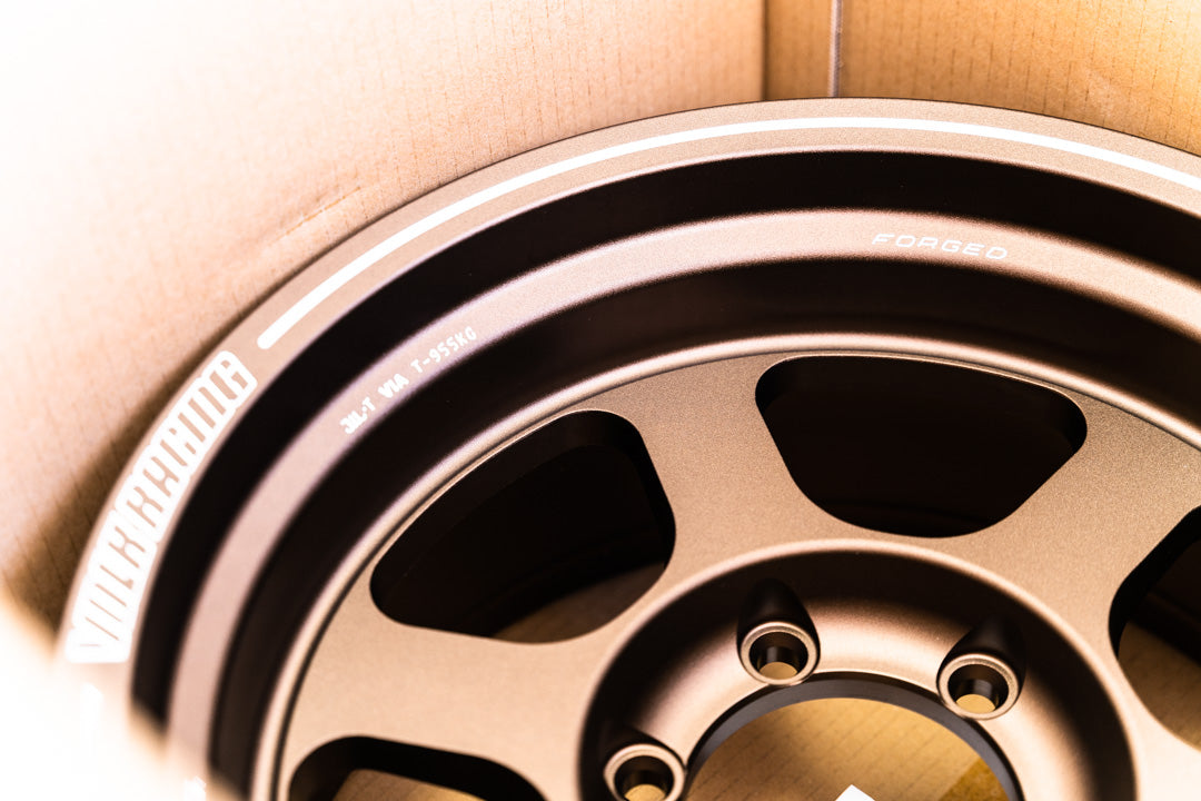 Volk TE37XT / 17x8.5 -10 / 6x139.7 / OG Bronze (BR)