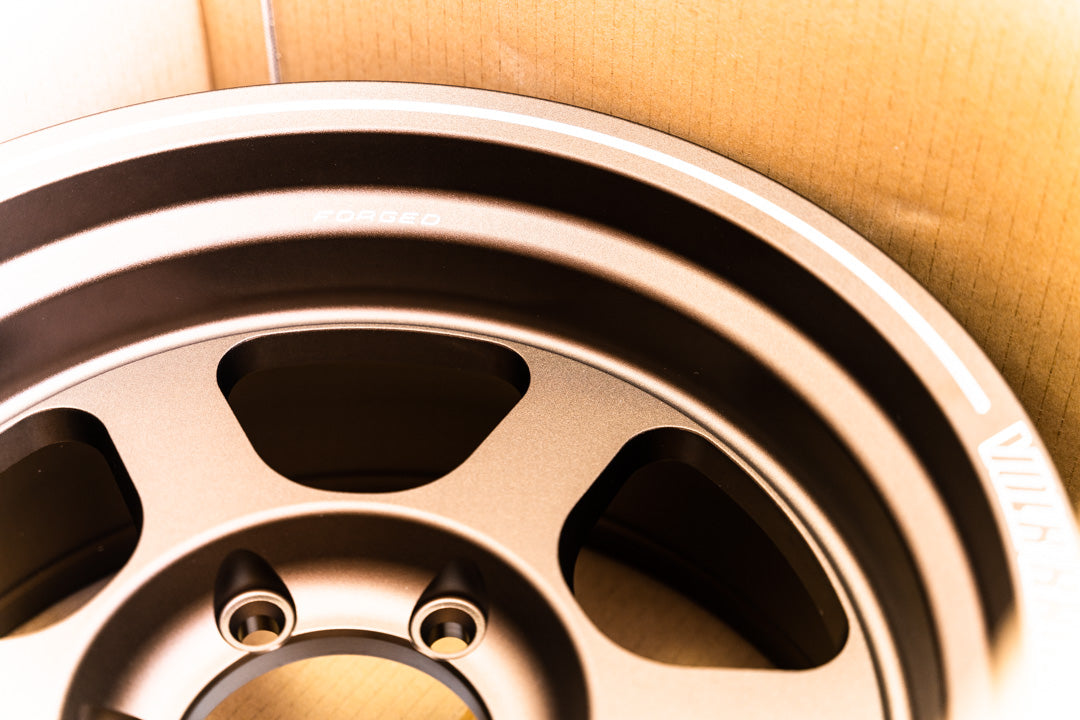 Volk TE37XT / 17x8.5 -10 / 6x139.7 / OG Bronze (BR)