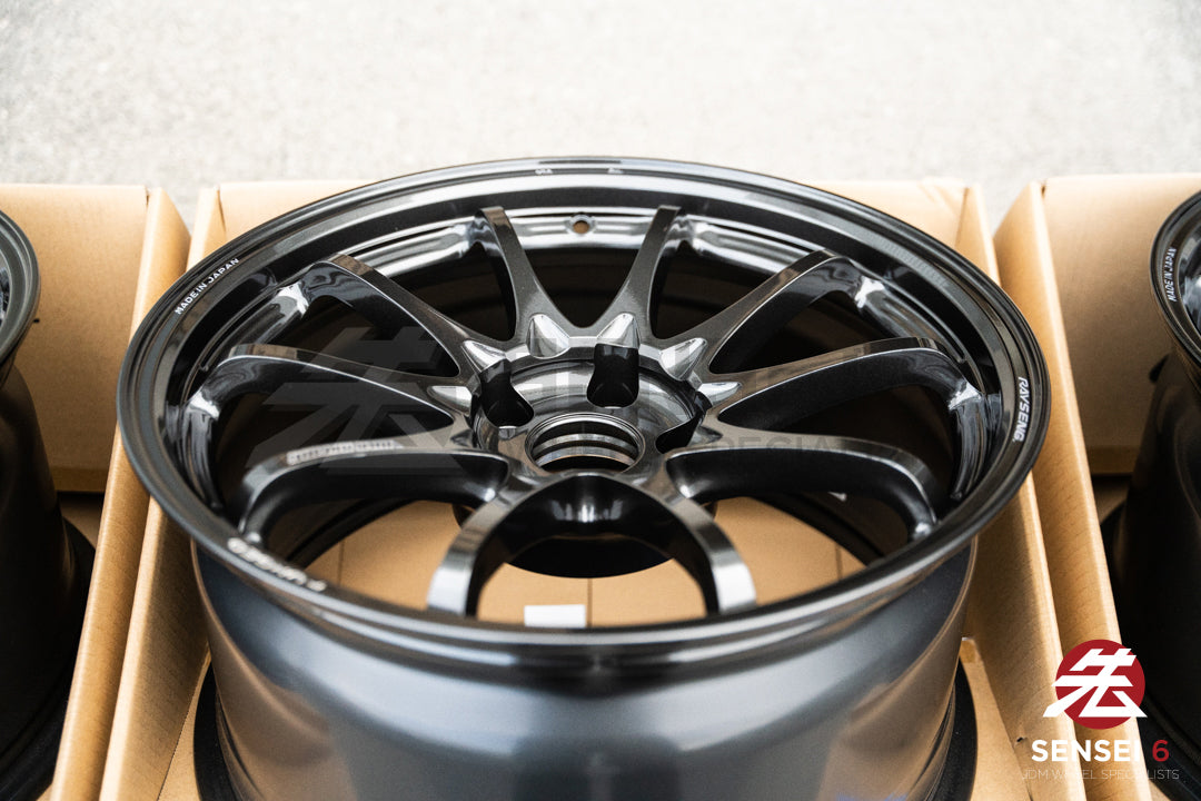 Volk CE28N-Plus / 18x9.5 +22 / 5x114.3 / ダイヤモンドダークガンメタル