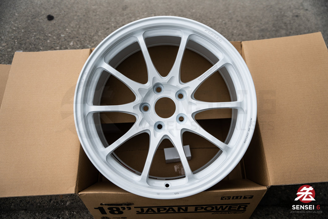 Volk CE28N-Plus / 18x9.5 +38 / 5x114.3 / Dash White (DW)