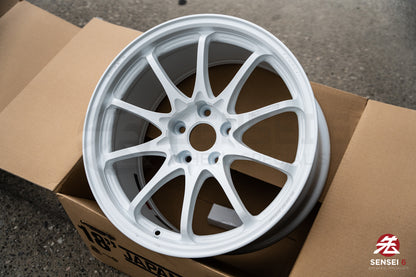 Volk CE28N-Plus / 18x9.5 +38 / 5x114.3 / Dash White (DW)