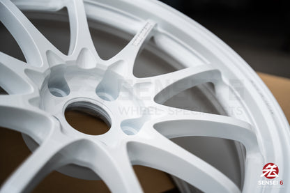 Volk CE28N-Plus / 18x9.5 +38 / 5x114.3 / Dash White (DW)