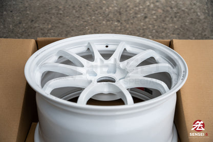Volk CE28N-Plus / 18x9.5 +38 / 5x114.3 / Dash White (DW)