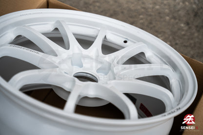 Volk CE28N-Plus / 18x9.5 +38 / 5x114.3 / Dash White (DW)