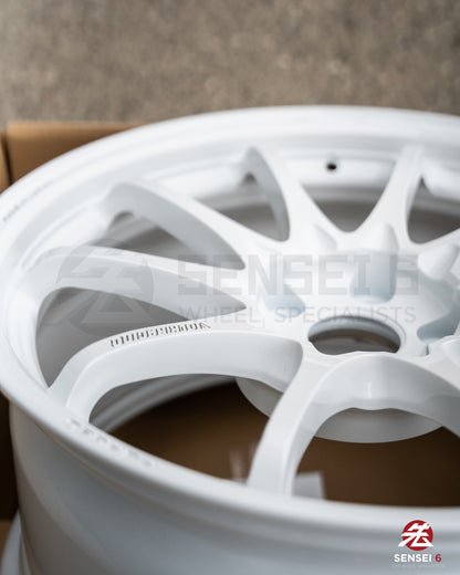 Volk CE28N-Plus / 18x9.5 +38 / 5x114.3 / Dash White (DW)