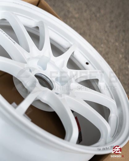 Volk CE28N-Plus / 18x9.5 +38 / 5x114.3 / Dash White (DW)