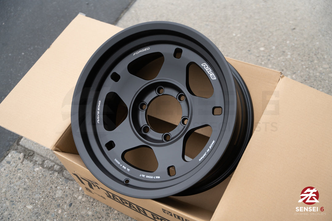 Rays 05X / 17x8.5-10 / 6x139.7 / Negro Explosión 2 (BT)