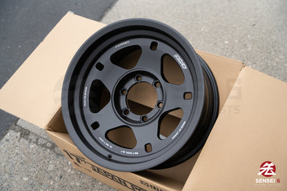 Rays 05X / 17x8.5-10 / 6x139.7 / Negro Explosión 2 (BT)