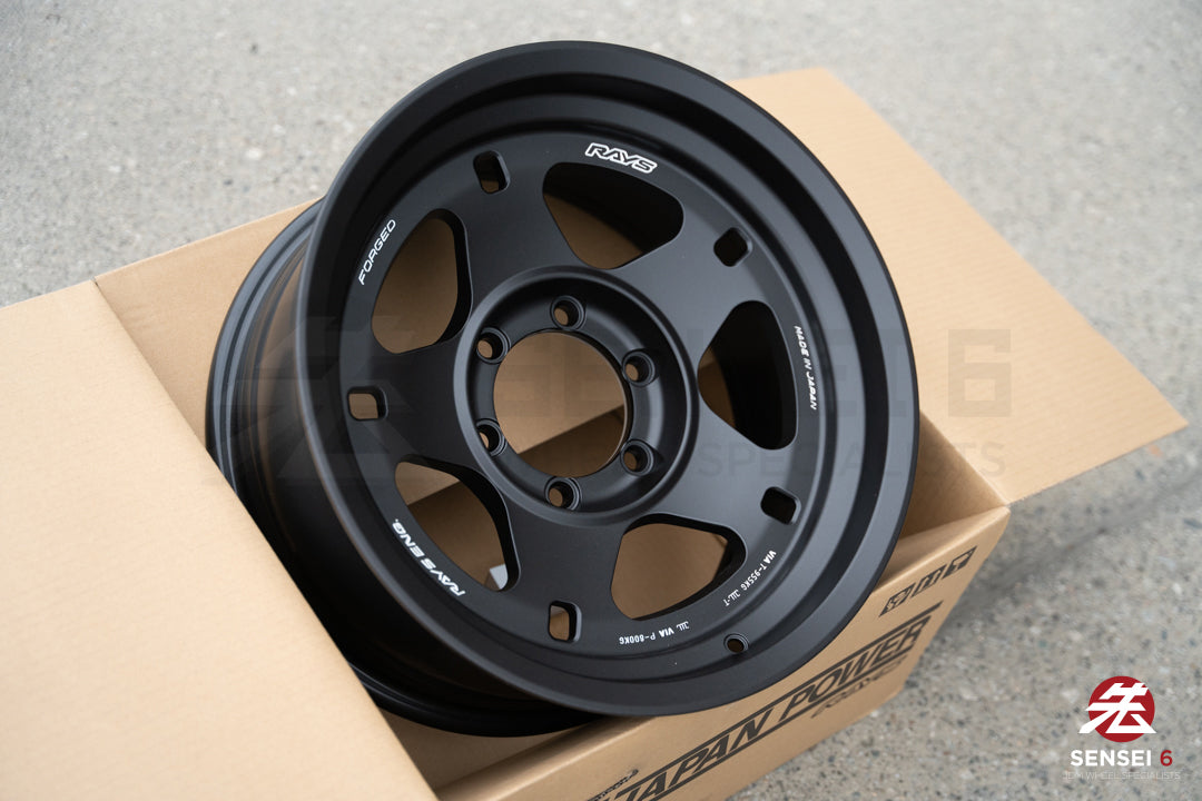 Rays 05X / 17x8.5-10 / 6x139.7 / Negro Explosión 2 (BT)