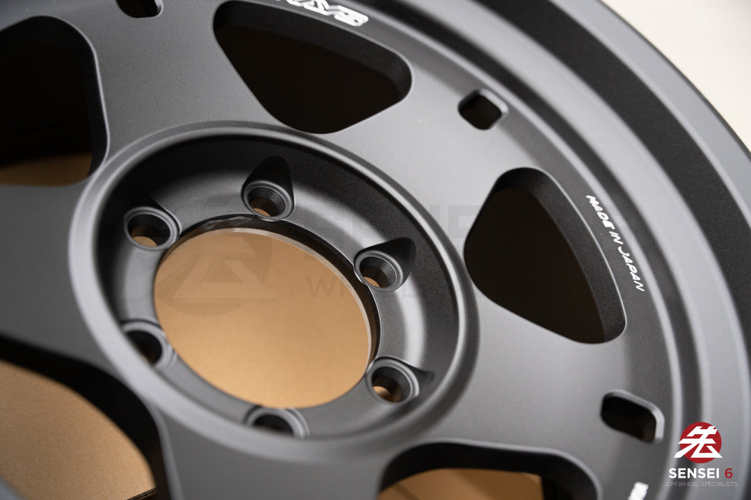 Rays 05X / 17x8.5-10 / 6x139.7 / Negro Explosión 2 (BT)