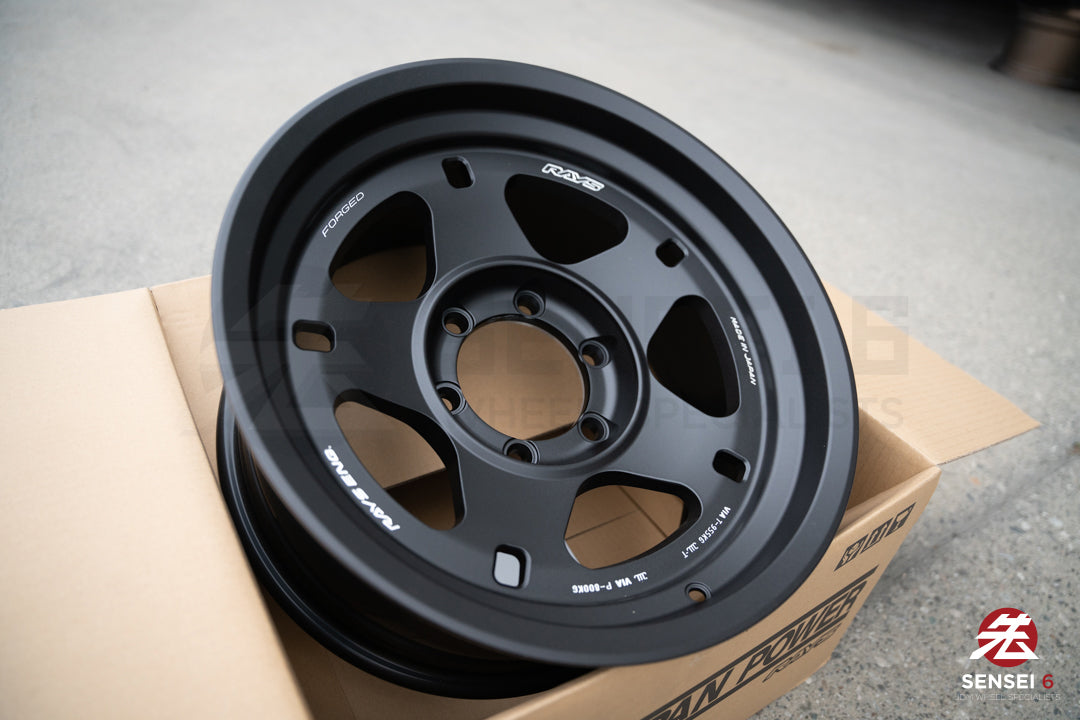 Rays 05X / 17x8.5-10 / 6x139.7 / Negro Explosión 2 (BT)