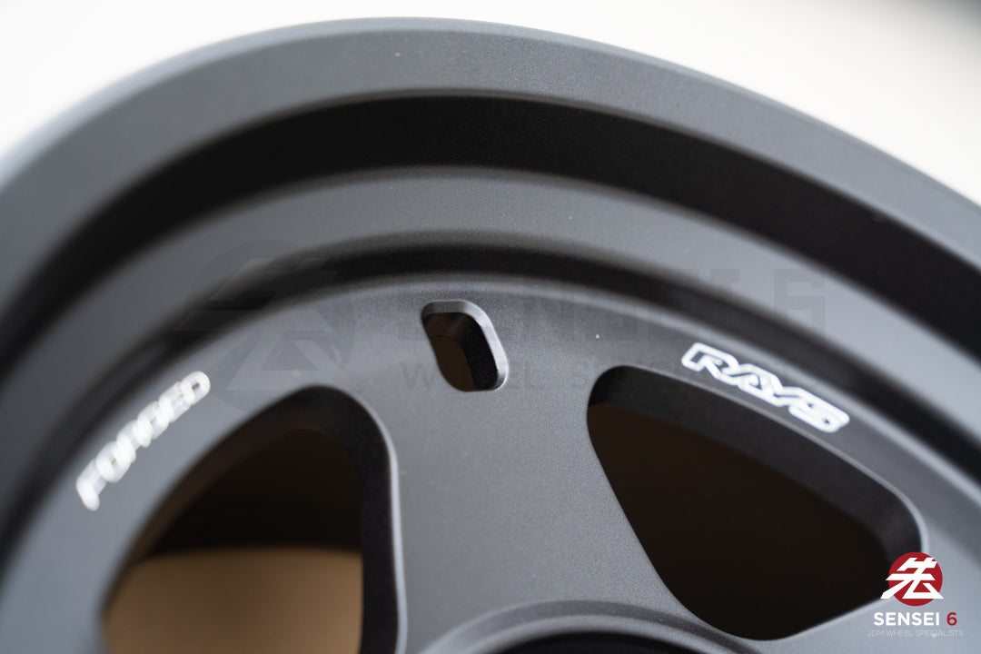 Rays 05X / 17x8.5-10 / 6x139.7 / Negro Explosión 2 (BT)