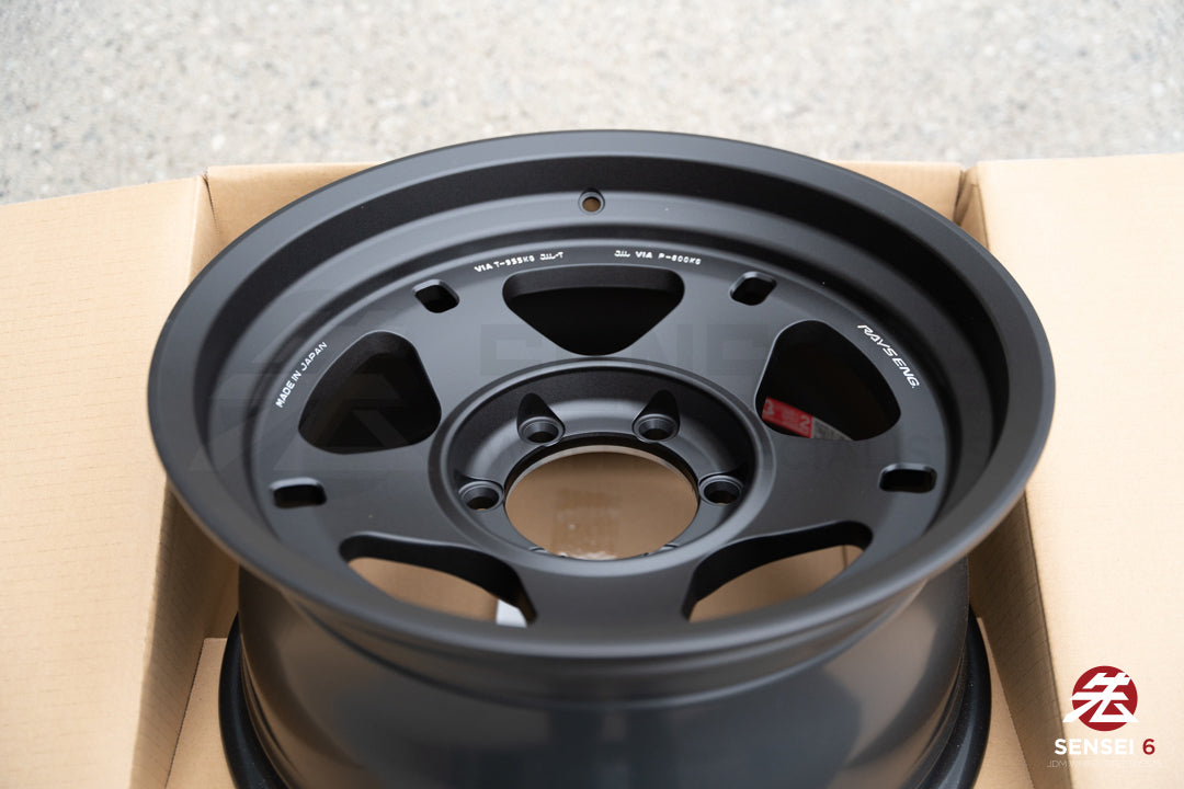 Rays 05X / 17x8.5-10 / 6x139.7 / Negro Explosión 2 (BT)