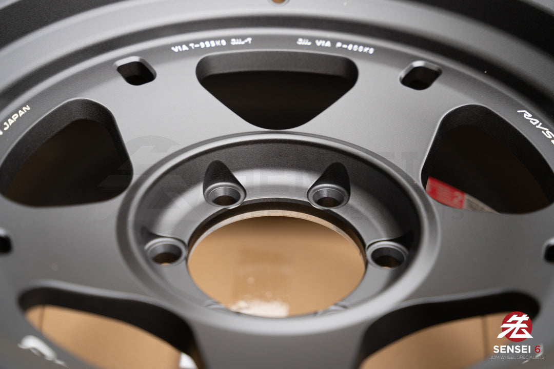 Rays 05X / 17x8.5-10 / 6x139.7 / Negro Explosión 2 (BT)