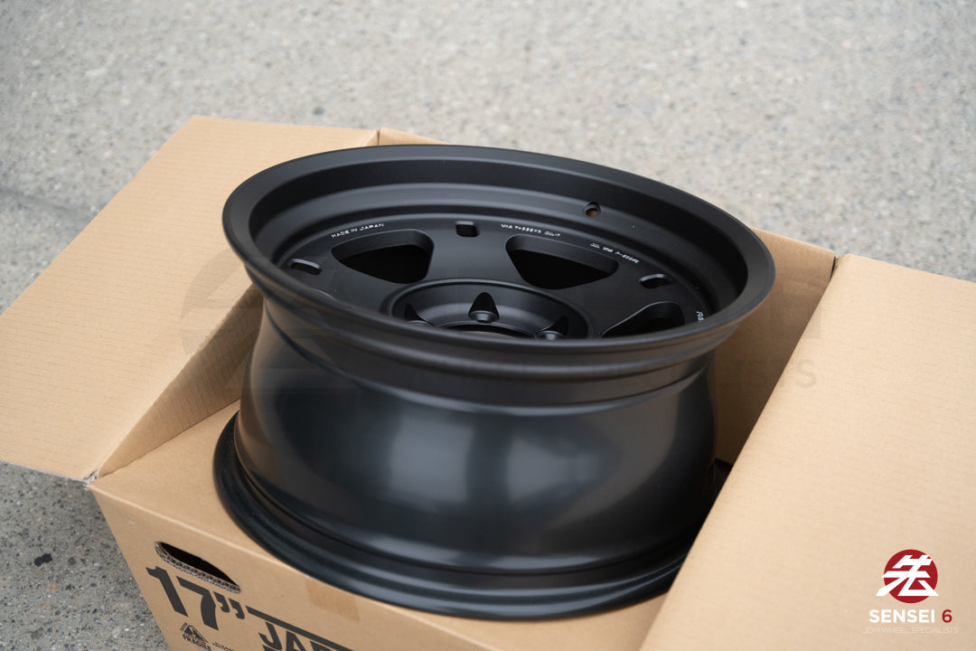 Rays 05X / 17x8.5-10 / 6x139.7 / Negro Explosión 2 (BT)