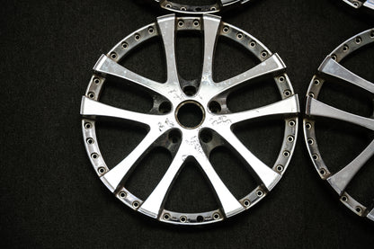 Caras Weds Kranze LXZ de 19"